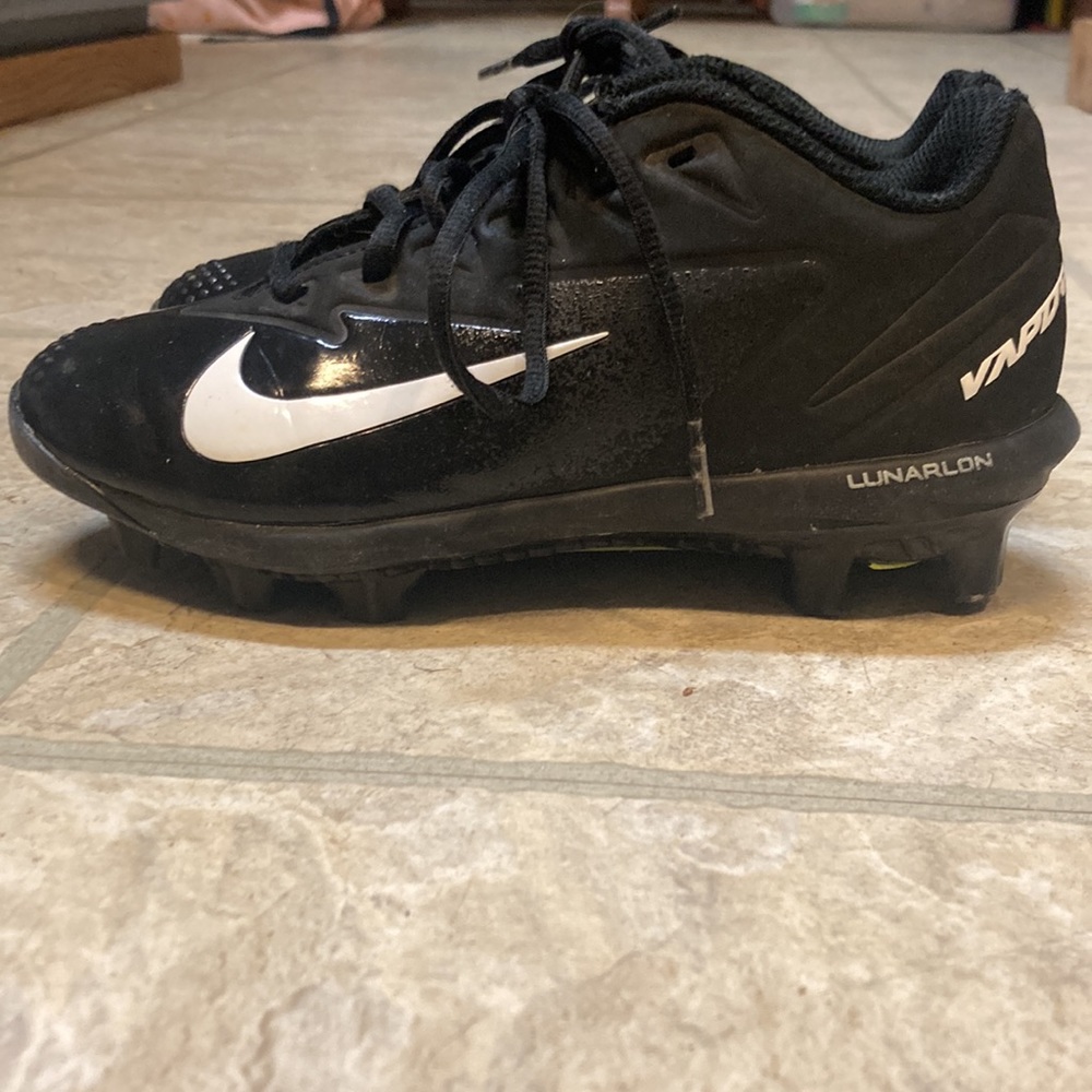 Nike Vapor Lunarlon baseball cleats.